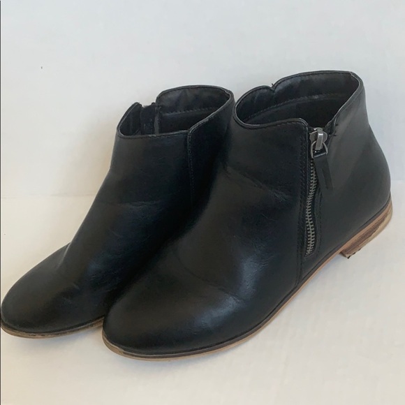 Cat & Jack booties - Picture 1 of 7